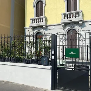 ** Pensión Villino Italia