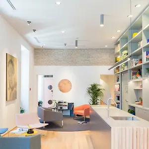3* Otel The Radical
